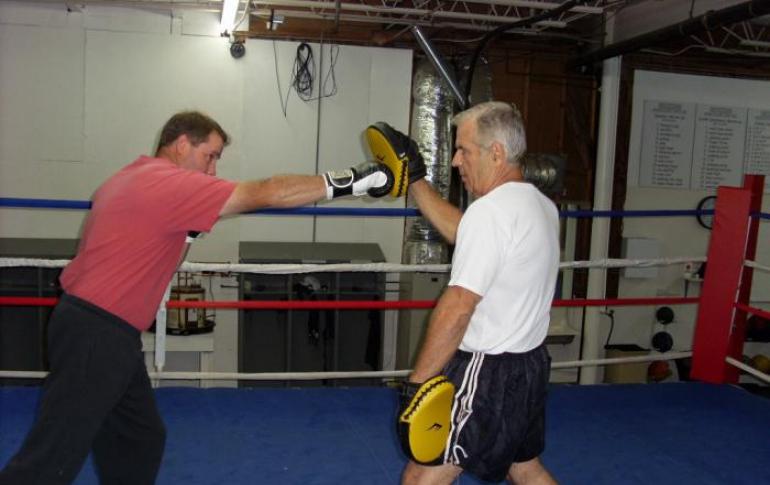 Силовая тренировка боксёра — упражнения на плечи, бицепс, трицепс