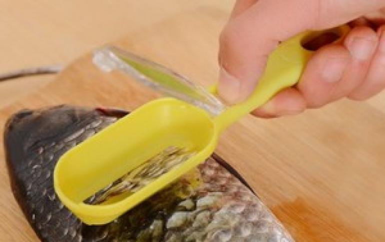 How to quickly clean fish from scales?